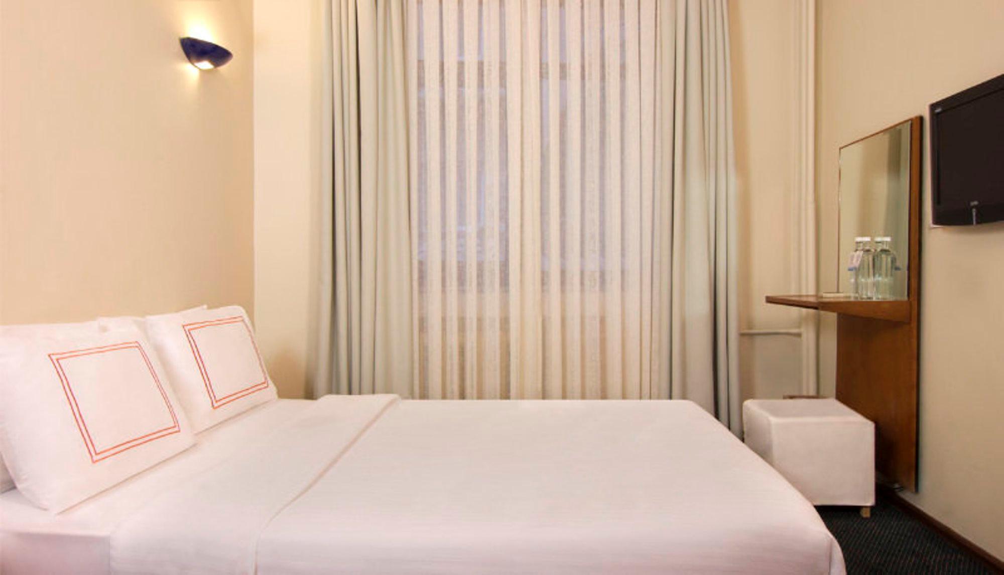 Ilkay Hotel Истанбул Екстериор снимка