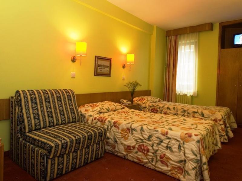 Ilkay Hotel Истанбул Стая снимка