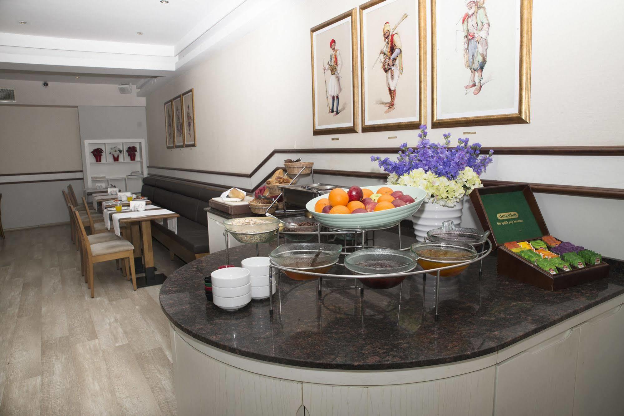 Ilkay Hotel Истанбул Екстериор снимка